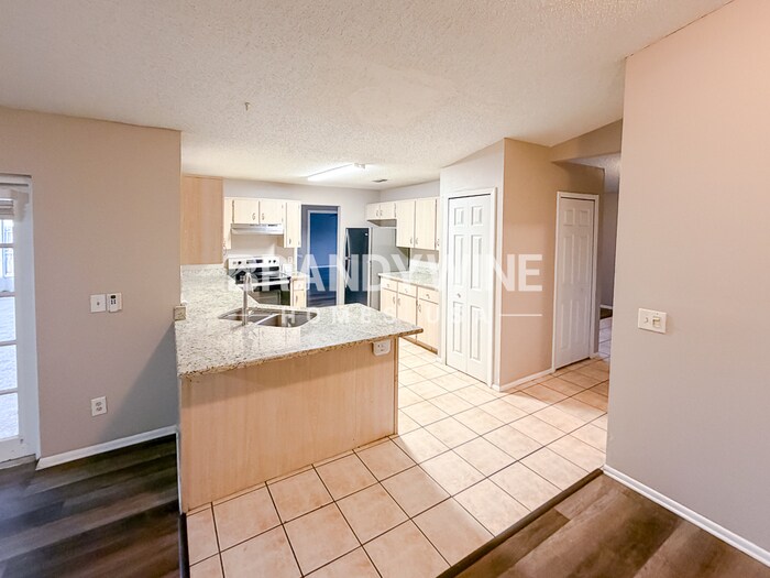 Building Photo - 7129 Ironwood Dr