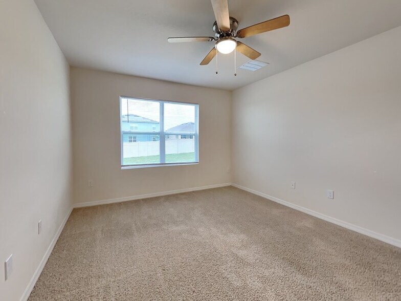 Building Photo - 1417 Sugarwood St