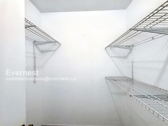 Building Photo - 2460 Summerfield Way