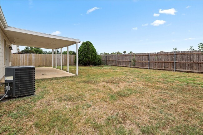 Building Photo - 6718 Ambercrest Dr