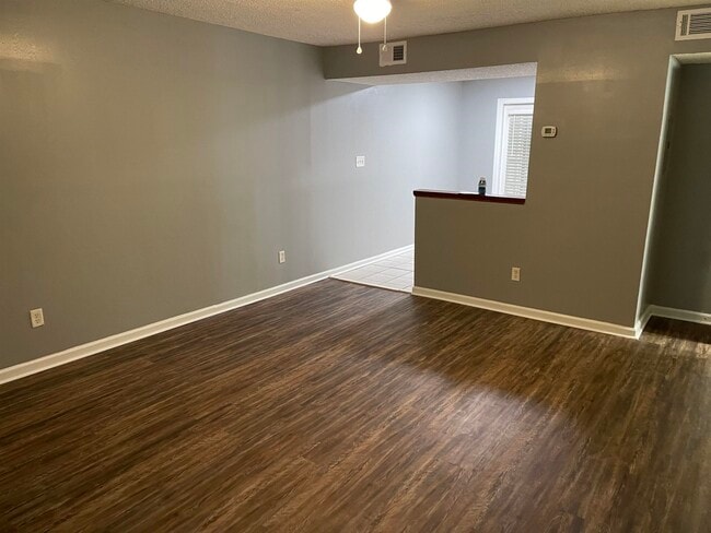 Building Photo - 1411 Pullen Rd