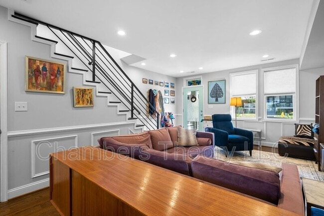 Building Photo - 1275 Oates St NE