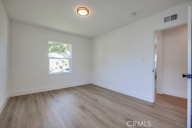 Building Photo - 912 S Courtney Ave