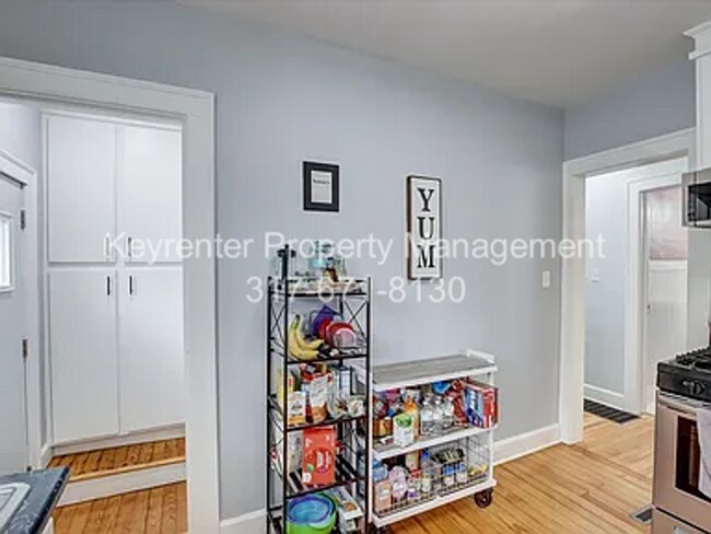 Building Photo - 528 W 43rd St