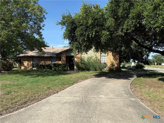 Building Photo - 912 Spring Hill Dr
