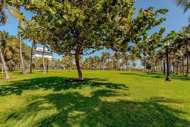 Building Photo - 200 Ocean Dr