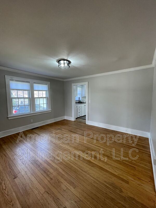 Building Photo - 1227 S College Ave