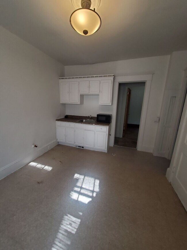 Building Photo - 3520-3522 N 15th St. (Duplex)(ACE PROPERTY)