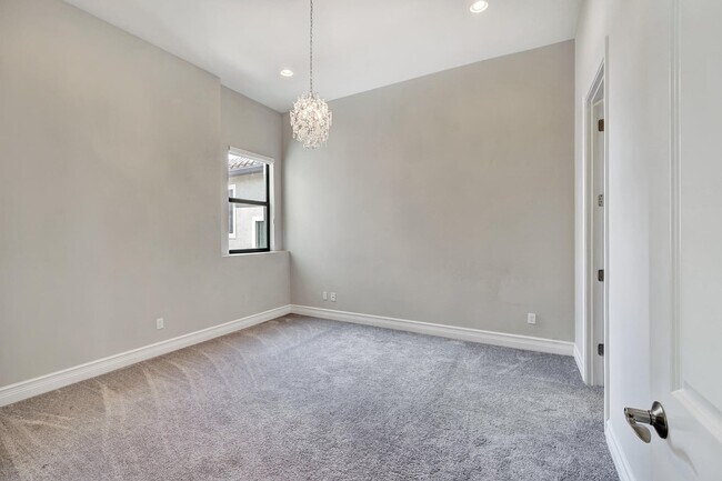 Building Photo - 16317 Cabernet Dr