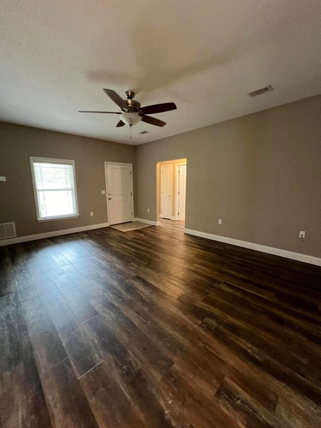 Building Photo - 415 E Field Ave