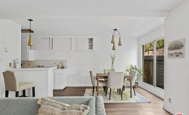 Building Photo - 2621 S Centinela Ave