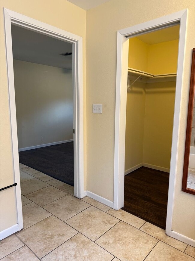 Building Photo - Charming 4 bed 2 bath home in Lampasas com...