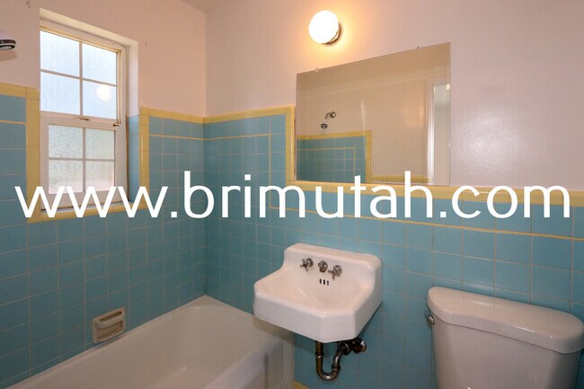 Building Photo - 950 E Millcreek Way