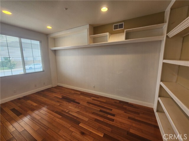 Building Photo - 15752 Home Ct
