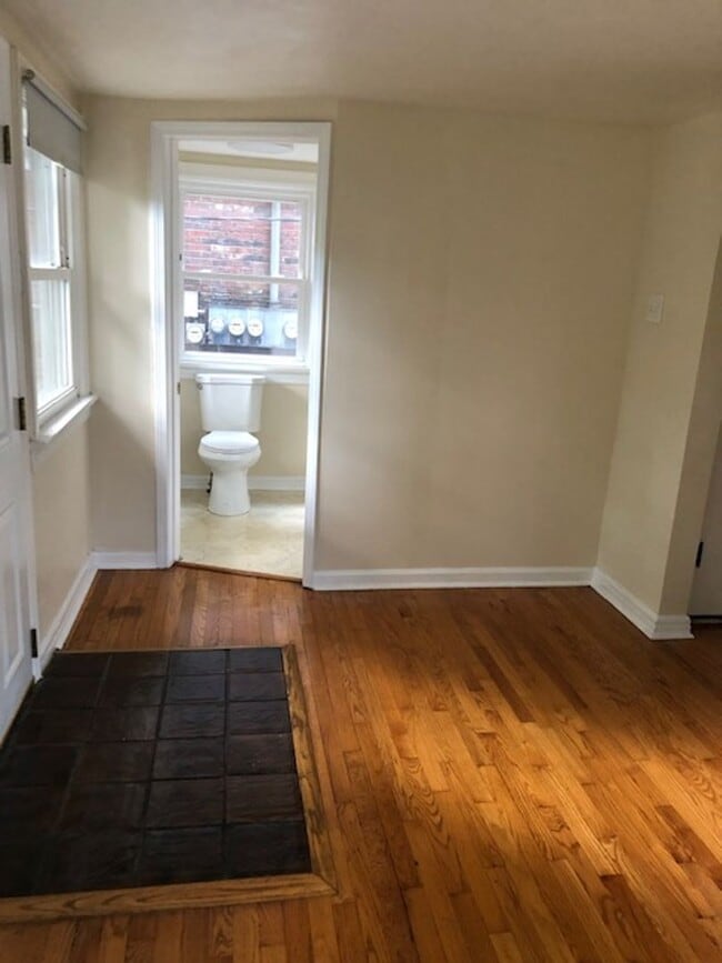 Building Photo - 2 Story, 3+ Bed, 2 Full Baths, Home with G...