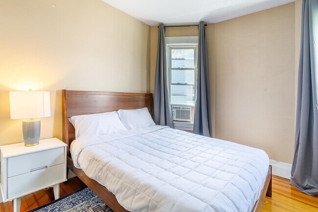 Building Photo - 24 Willis St