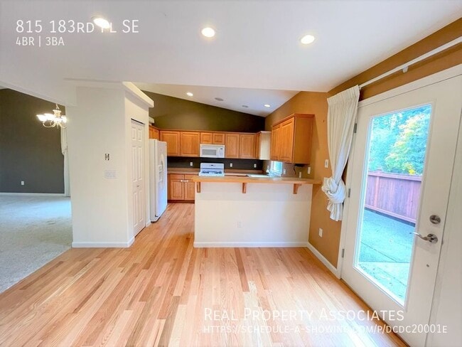 Building Photo - 815 183rd Pl SE