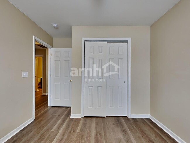 Building Photo - 4954 Bishop Green Ln