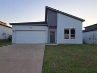 Building Photo - 3235 Noor St