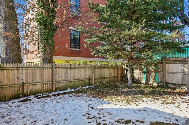 Building Photo - 4 Lincoln Pl