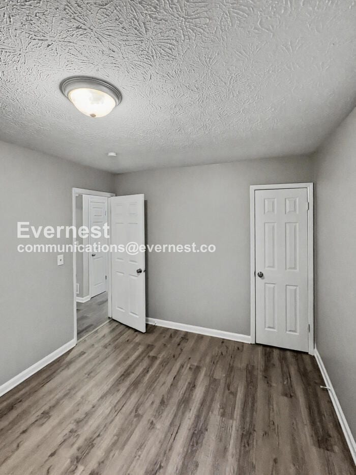 Building Photo - 800 Cedar Lake Dr SE