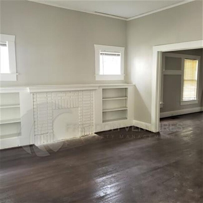 Building Photo - Spacious 3BR/2BA Rental with Hardwood Floors & Updated Living Room