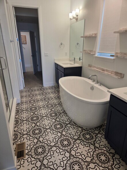 Building Photo - 6051 N Malta St