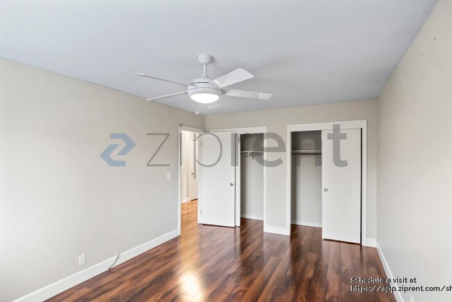 Building Photo - 48 N Lake Dr