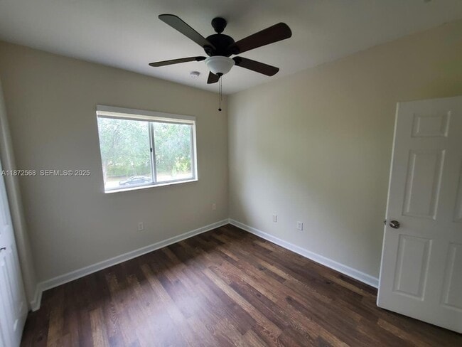 Building Photo - 2531 NE 41st Terrace