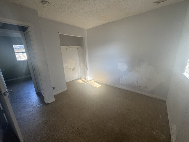 Building Photo - 402 Terry St