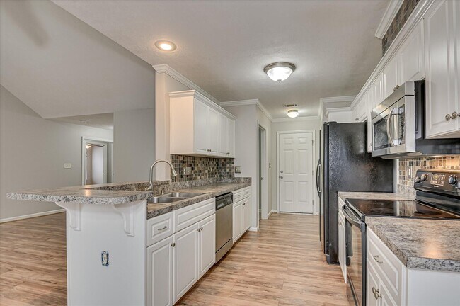 Building Photo - 789 Michelle Ct