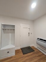 Building Photo - 6361 N Paulina St