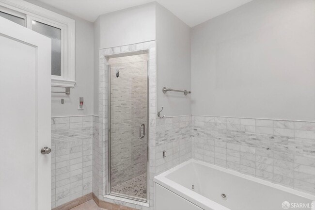 Building Photo - 112 Baden St