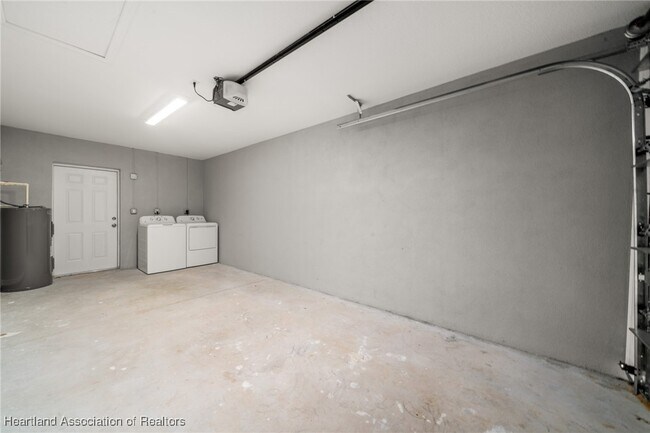 Building Photo - 6303 Red Cedar Rd