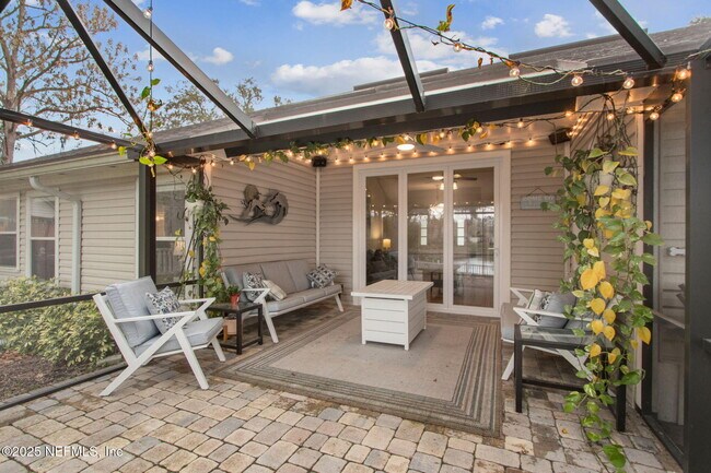 Building Photo - 2537 Emperor Dr