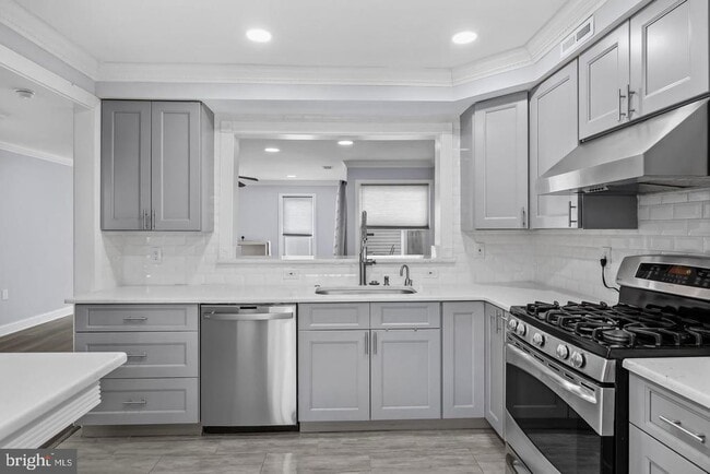 Building Photo - 17 Winchester Dr