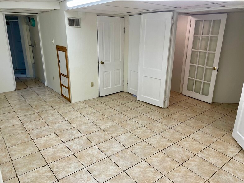 Building Photo - 1326 Vilas Ave