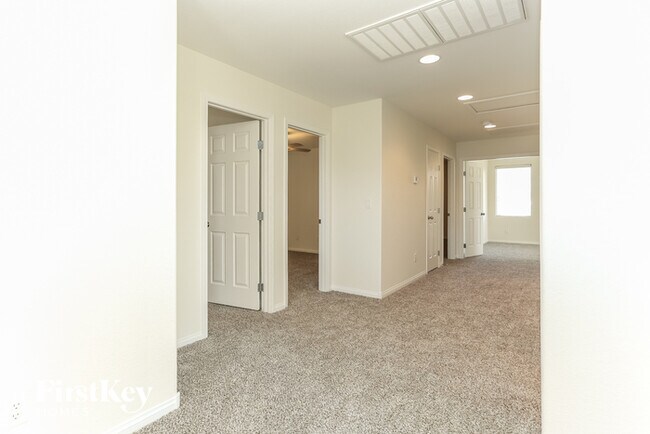 Building Photo - 5528 Latrobe Bluff St