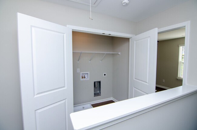 Building Photo - North Columbia Rental