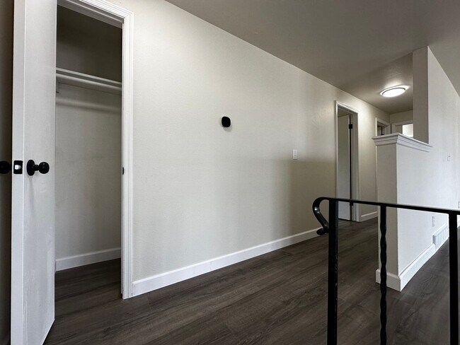 Building Photo - 2746 Nicolet Dr