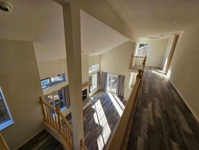 Building Photo - 231 Rosita St