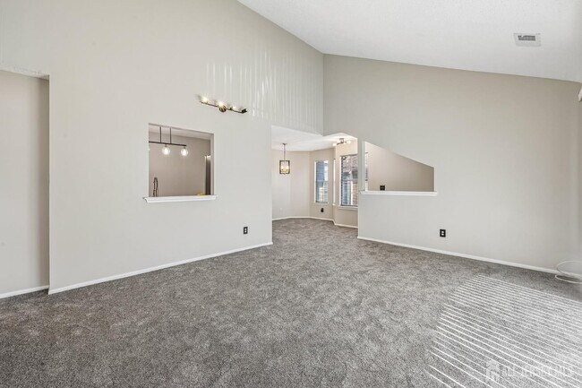 Building Photo - 3015 Lighthouse Ln