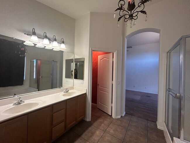 Building Photo - 3861 E Redfield Ct