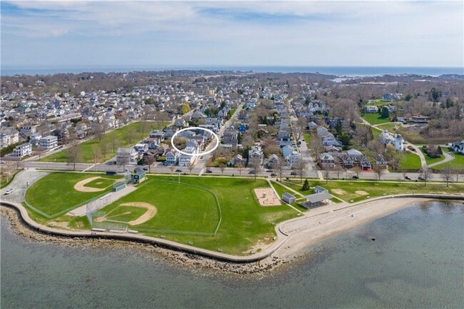 Building Photo - 24 Houston Ave