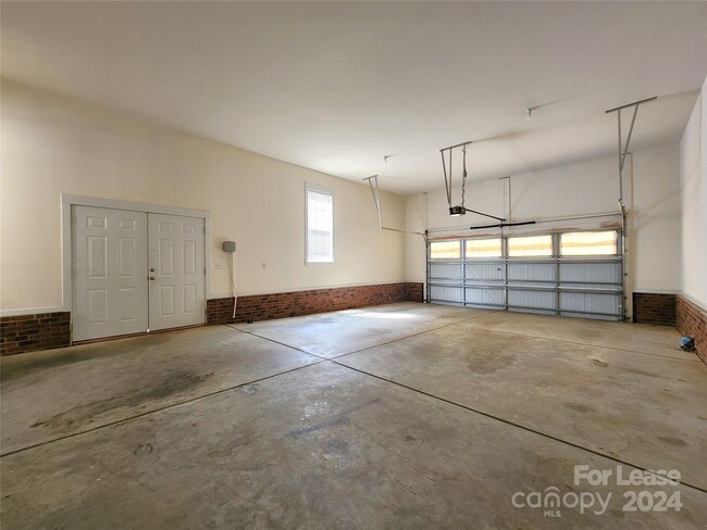 Building Photo - 2701 White Pines Court
