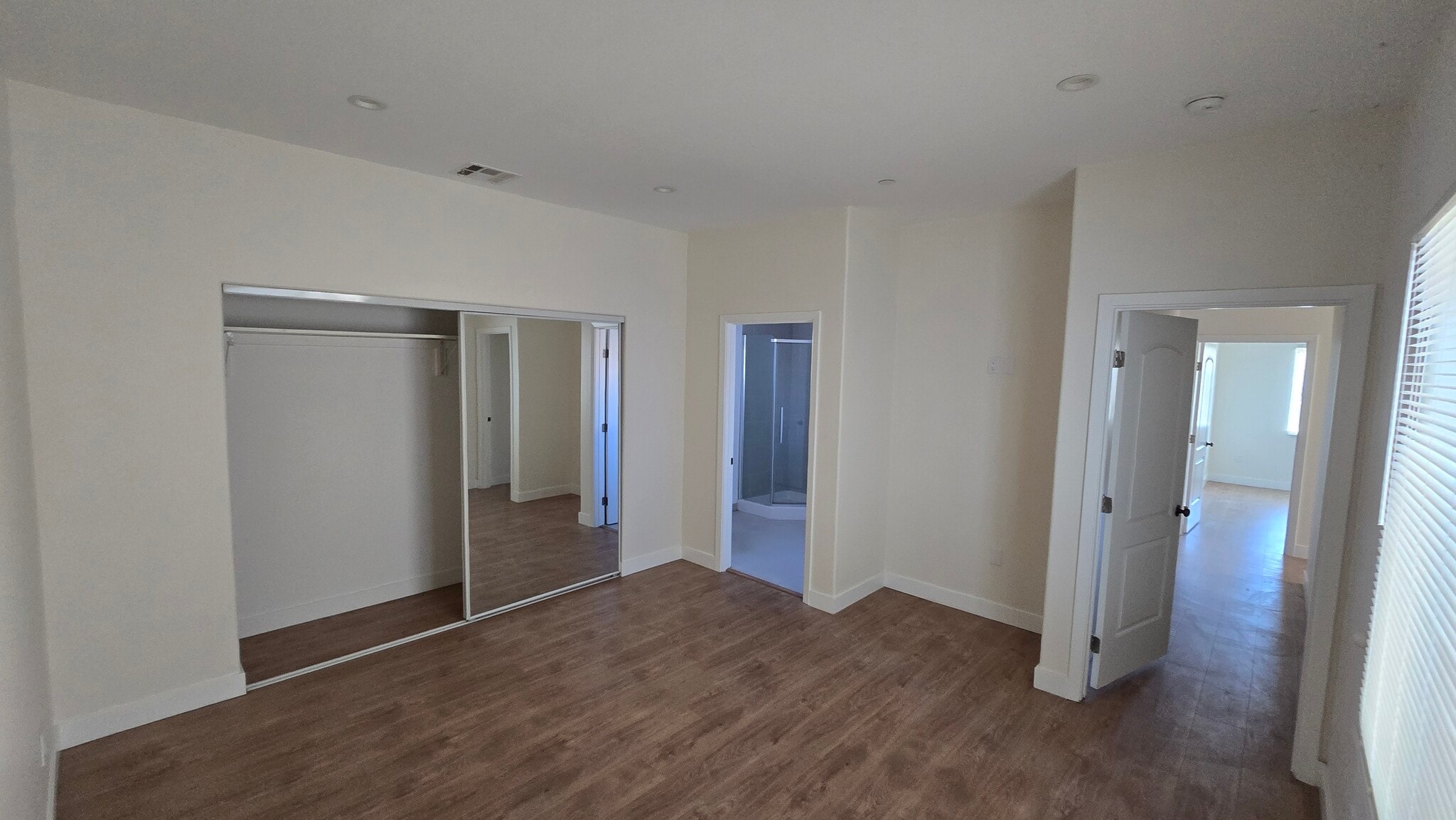 Building Photo - 6504 Tujunga Ave