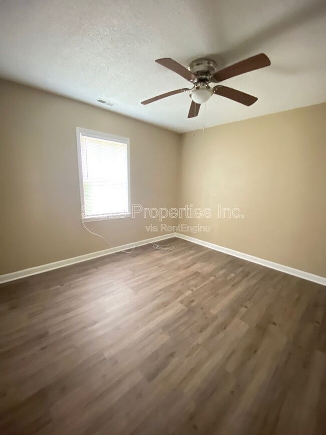Building Photo - 3567 Blue Rd