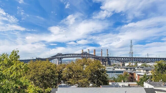 Building Photo - 276 Duncan Ave