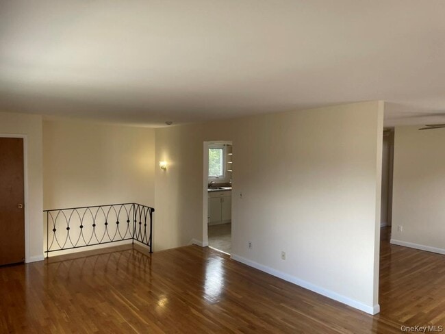 Building Photo - 33 Graywood Rd