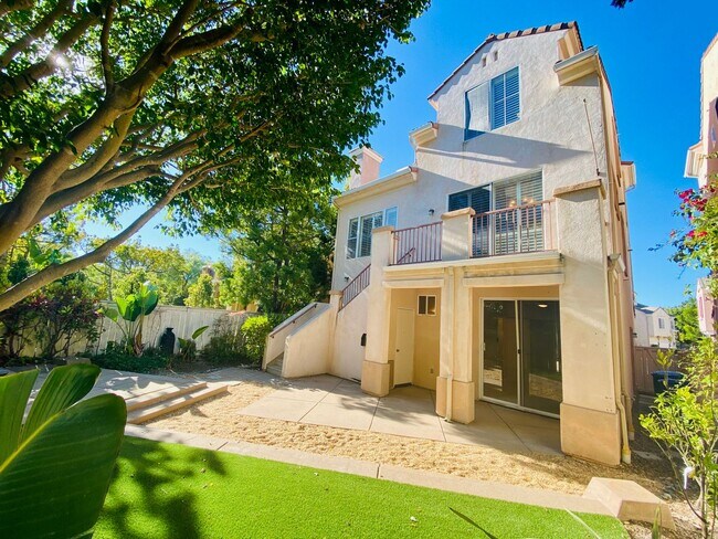 Building Photo - Lovely Home in Carmel Valley!